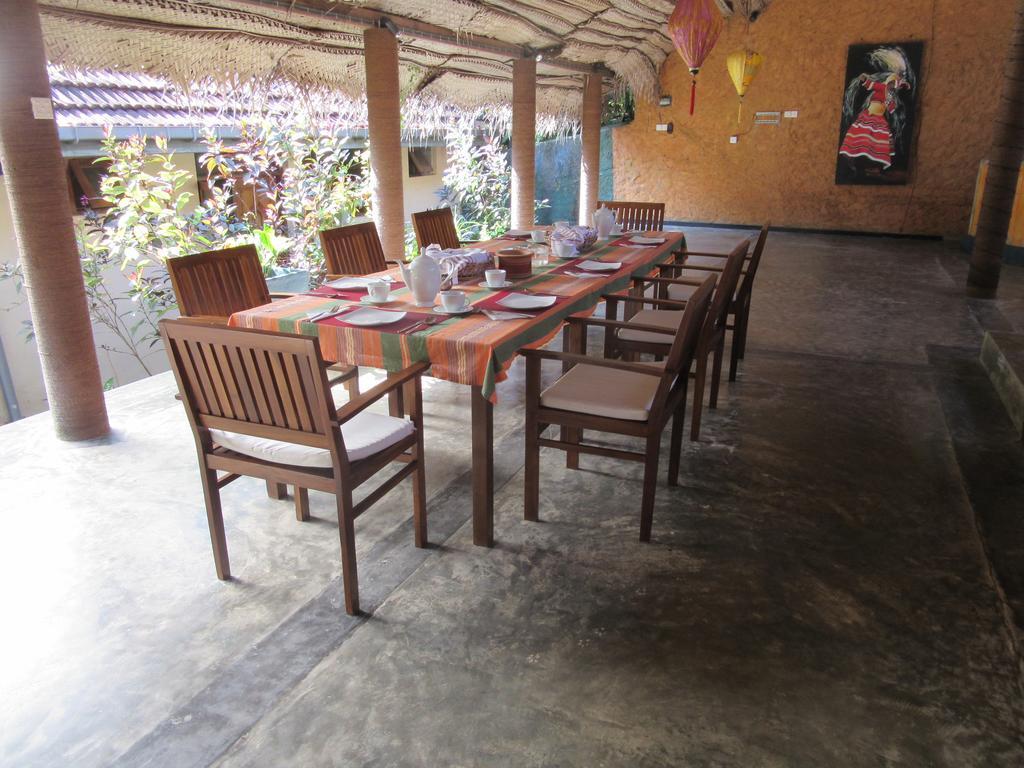 Lazy Lizard Hotel Galle Buitenkant foto